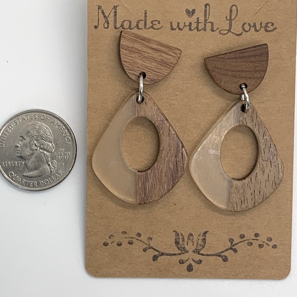 ✨NWT Earrings✨ Wood & Resin Dandlers✨Hand Crafted ✨Artisan!✨ - Picture 7 of 8